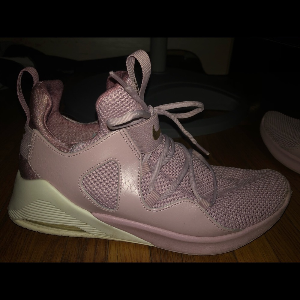 Nike air alluxe